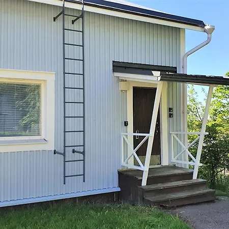 Vanha-merivartioasema Pihatalo Guest house Kotka