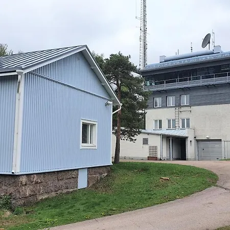 Guest house Vanha-merivartioasema Pihatalo 4*