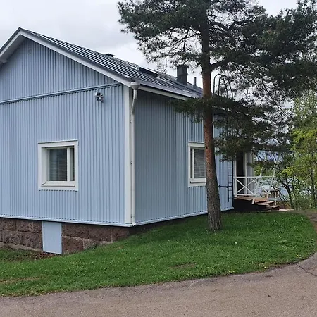 Гостевой дом Vanha-merivartioasema Pihatalo 4*