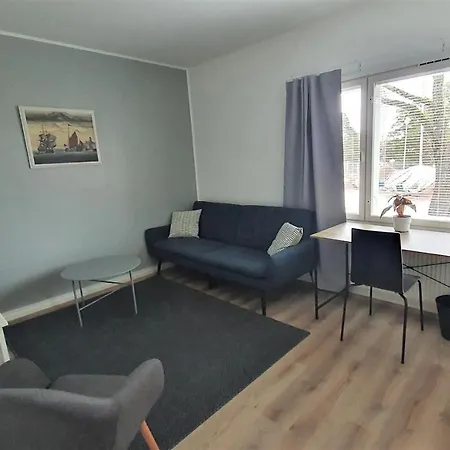 Vanha-merivartioasema Pihatalo Guest house 4*