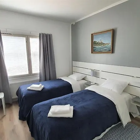 Vanha-merivartioasema Pihatalo Гостевой дом Котка