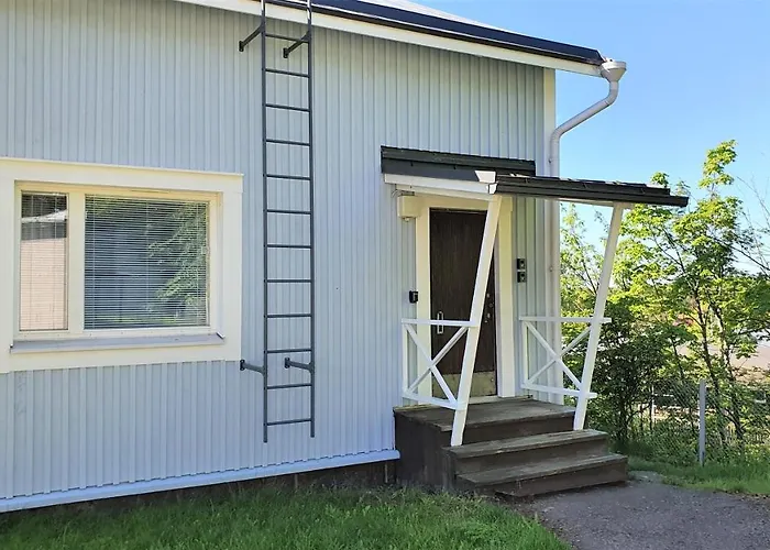 Vanha-merivartioasema Pihatalo בית הארחה קוטקה